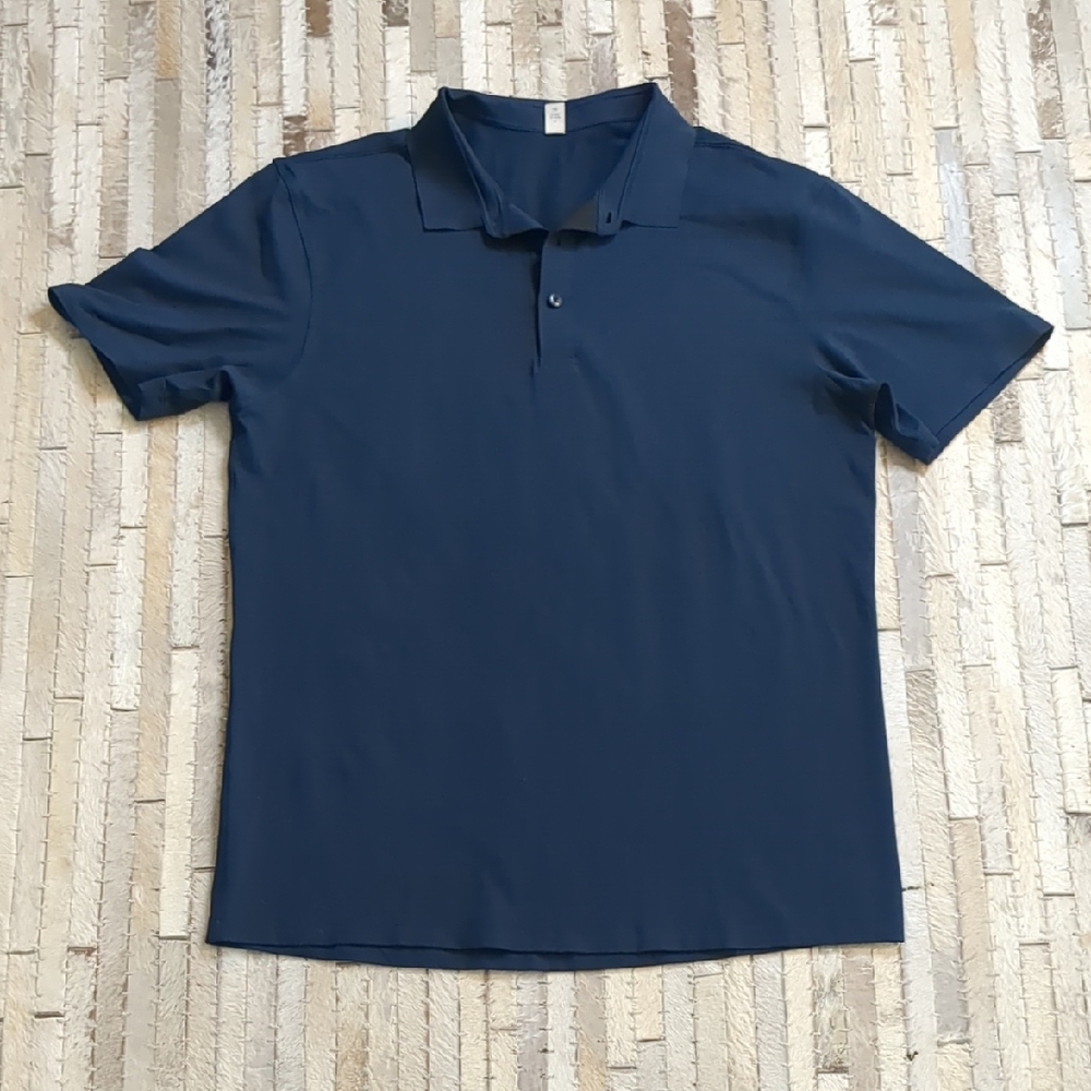 Lululemon Men's‎ Size M Evolution Short-Sleeve Navy Blue Polo Shirt